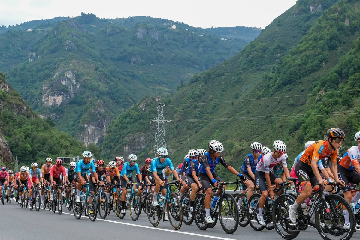 aisanracingteam's tweet photo. 【Race Photos & Result】
Ordu Coast to Summit (UCI 1.2)
📍Ordu - Mesudiye 🇹🇷 106km
　
黒海沿岸の都市Orduでのワンデーレース２連戦🇹🇷
その1日目は序盤からひたすら登り続けるレイアウトで、神谷選手が単独で逃げ続けました。ラストの厳しいトップ争いでは留目選手が粘り11位(+1:34)でのフィニッシュとなりました。
明日も山頂フィニッシュのレースとなります⛰️💪
　
※レースレポートは後ほど💁‍♂️
#愛三工業株式会社 #愛三工業レーシングチーム #aisanracingteam
