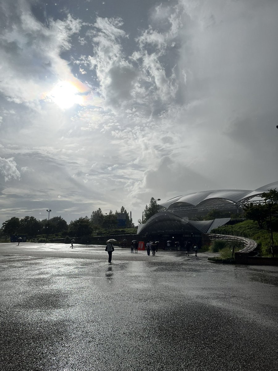 6100025's tweet photo. ゲリラ豪雨だった https://t.co/pCieEnVdJ0