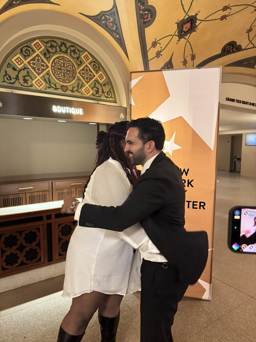 ucancallmesis's tweet photo. you know you that girl when thee mayor of the city fuck wit u https://t.co/KtQfb2MqN4