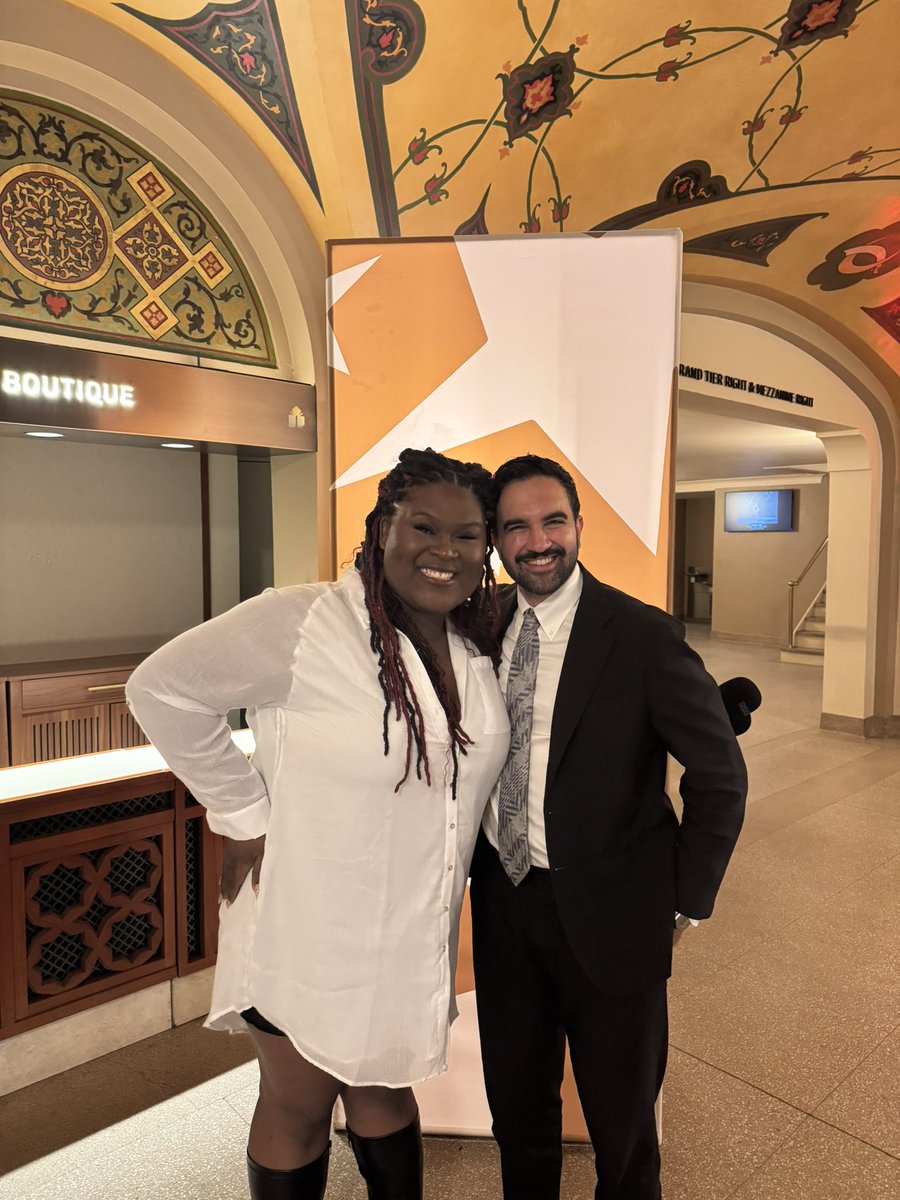 ucancallmesis's tweet photo. you know you that girl when thee mayor of the city fuck wit u https://t.co/KtQfb2MqN4