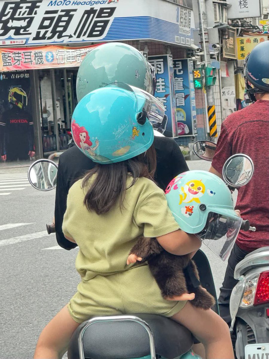aegichhichi's tweet photo. monchhichi pake helm🥹 https://t.co/uMTkesexeG