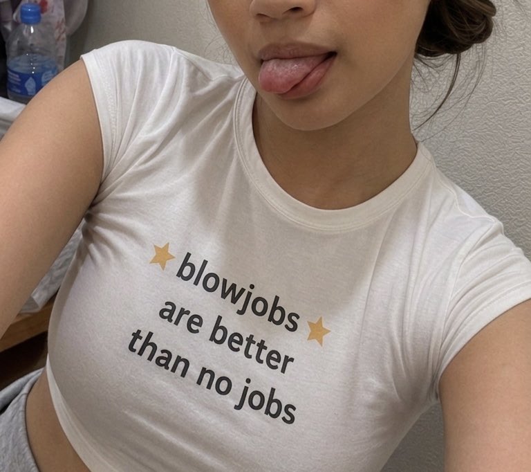 hmzzyoun's tweet photo. baju yg iseng beli tp bingung pake buat kemana WKWKW 😭 https://t.co/s6K7bFrxLB