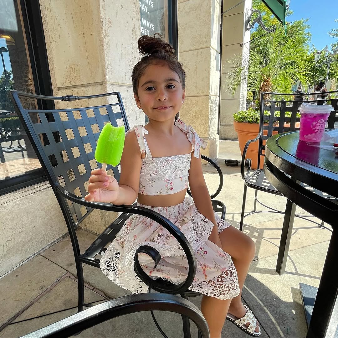 catherinepafybb's tweet photo. Starbucks date with my bestie 🌸🌳☀️ https://t.co/Iv3OhhRfUT
