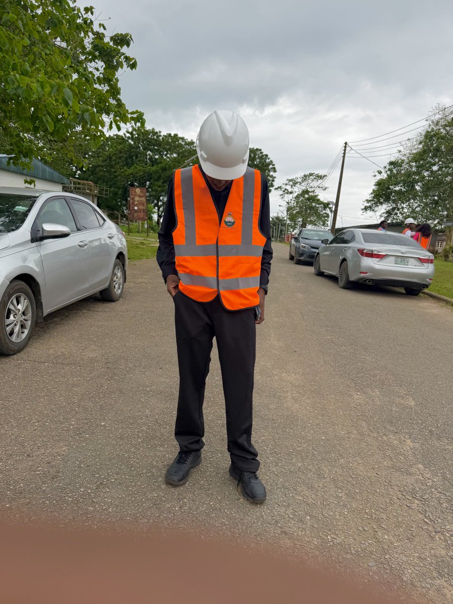 JAY5OFX_II's tweet photo. Congrats to me 🎊 
I’m officially a certified Mechanical Engineer and a proud graduate of Lagos State University 🤯 🐐 https://t.co/jgXKQEjaMC