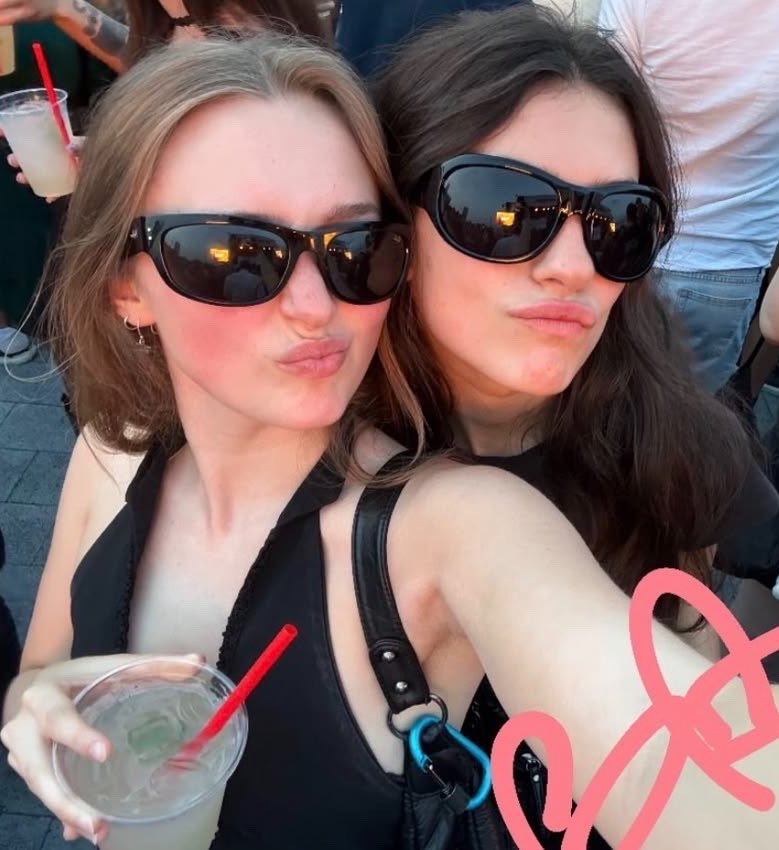 ivrshayes's tweet photo. i’m so in love with this friendship between my grace ivers and annie jacobson https://t.co/dv3GypAdSC