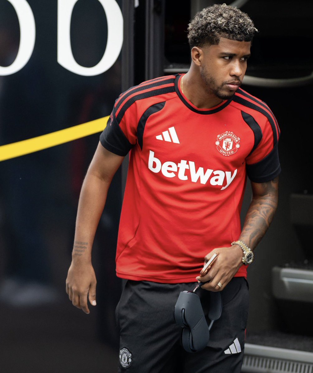 utdXpulse's tweet photo. 🚨📊 Andrey Santos 🇧🇷 won more duels (5) than any other player in the first half vs. AC Milan.

[@StatmanDave] #MUFC 🔴 https://t.co/No0uLZQS3d