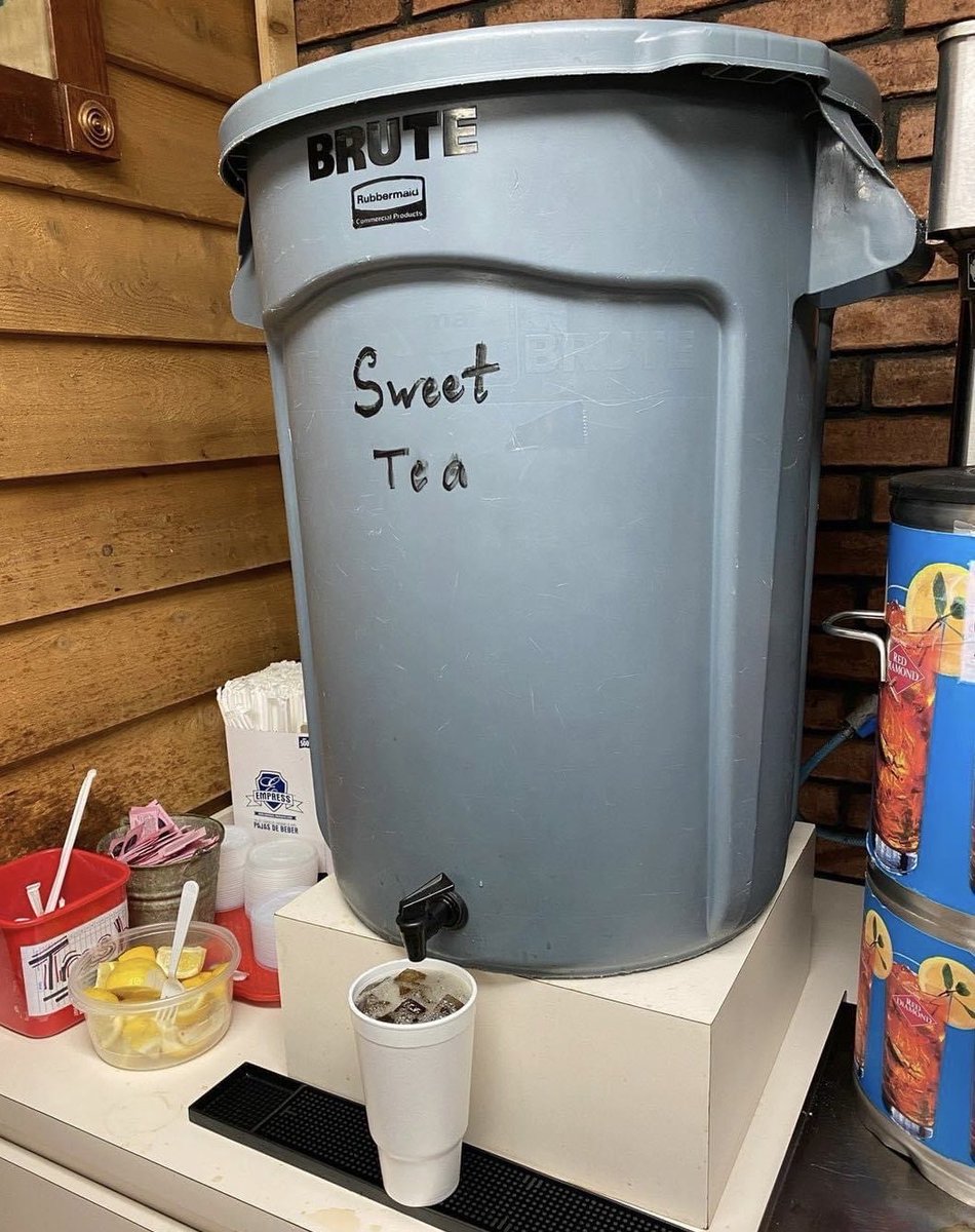 GravySauceCream's tweet photo. WHAT IN THE LIVINGSTON PARISH IS THIS https://t.co/9wS6MRC3q1