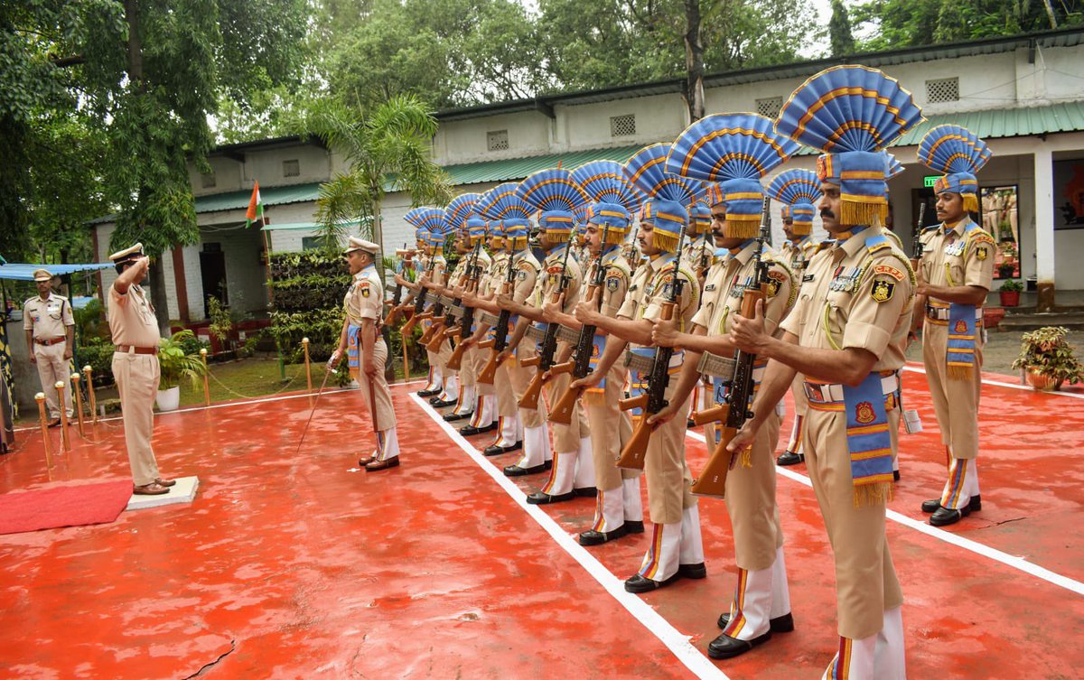 co242bncrpf's tweet photo. आज दिनांक 15.08.2026 को 242 बटालियन, सीआरपीएफ में स्वतंत्रता दिवस समारोह-2026 को हर्षोल्लास एवं गरिमापूर्ण ढंग से मनाया गया। ध्वजारोहण से पूर्व ‘वंदे मातरम्’ का सामूहिक गायन किया गया, तत्पश्चात ध्वजारोहण कर राष्ट्रगान गाया गया। @WSCRPF2016 @crpfkks @crpfindia https://t.co/6N6nYVUBPg