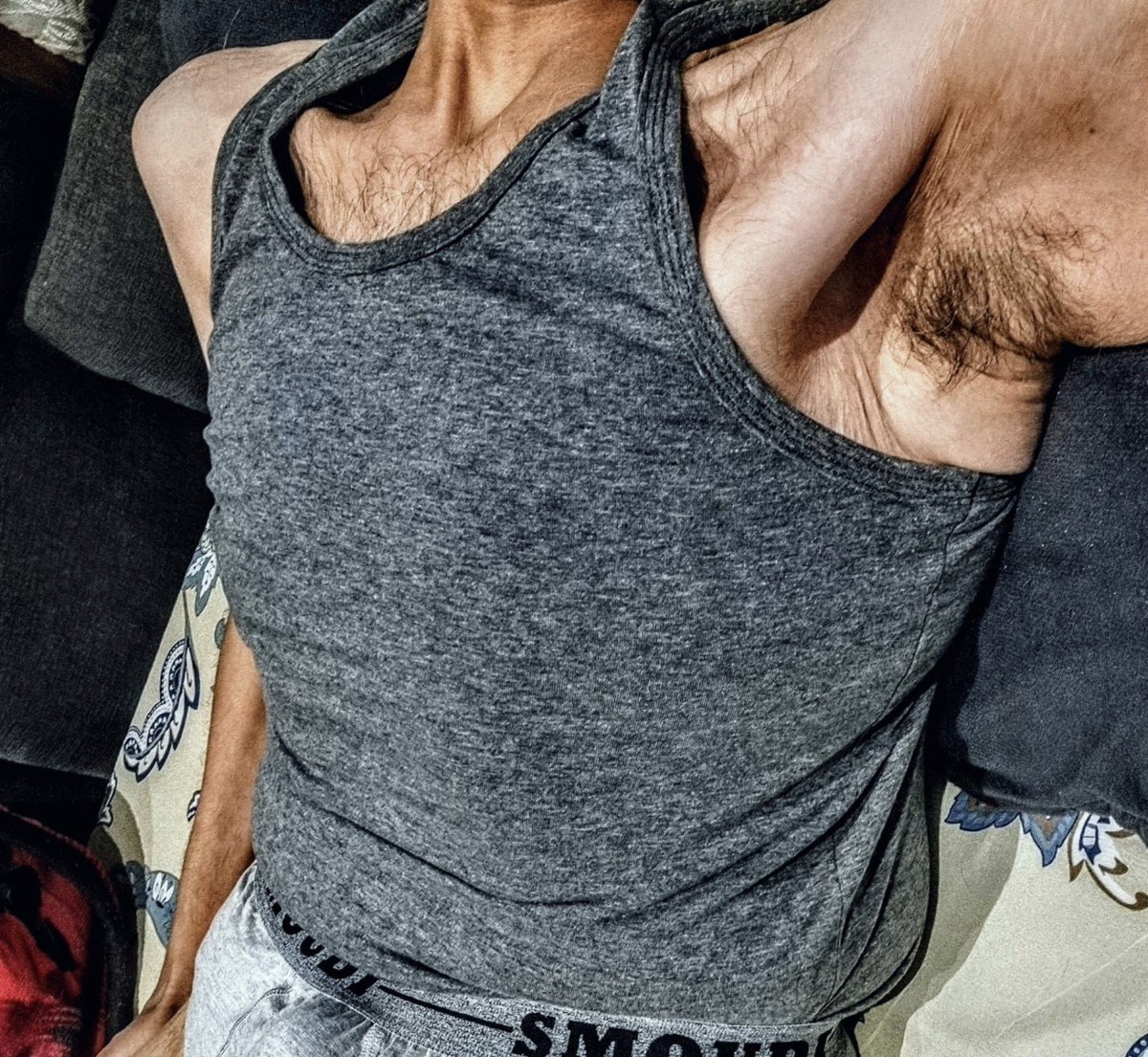SWdyt68318's tweet photo. @adrianlzr0 Same t-shirt🤩 https://t.co/PaMc4Lm9kY