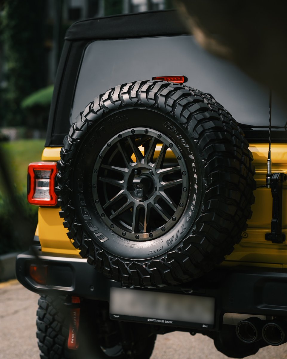 BFGoodrichCAN's tweet photo. Du style et du mordant.
Quand les sentiers de fin d'été deviennent imprévisibles, le Mud-Terrain T/A KM3 s'agrippe à la lourde boue quand les conditions exigent une traction extrême.
📸 IG // jeep_yella
#BFGoodrich #ConçuSurBFG #HorsRoute #KM3 #JeepRubicon https://t.co/L0LugecbXP