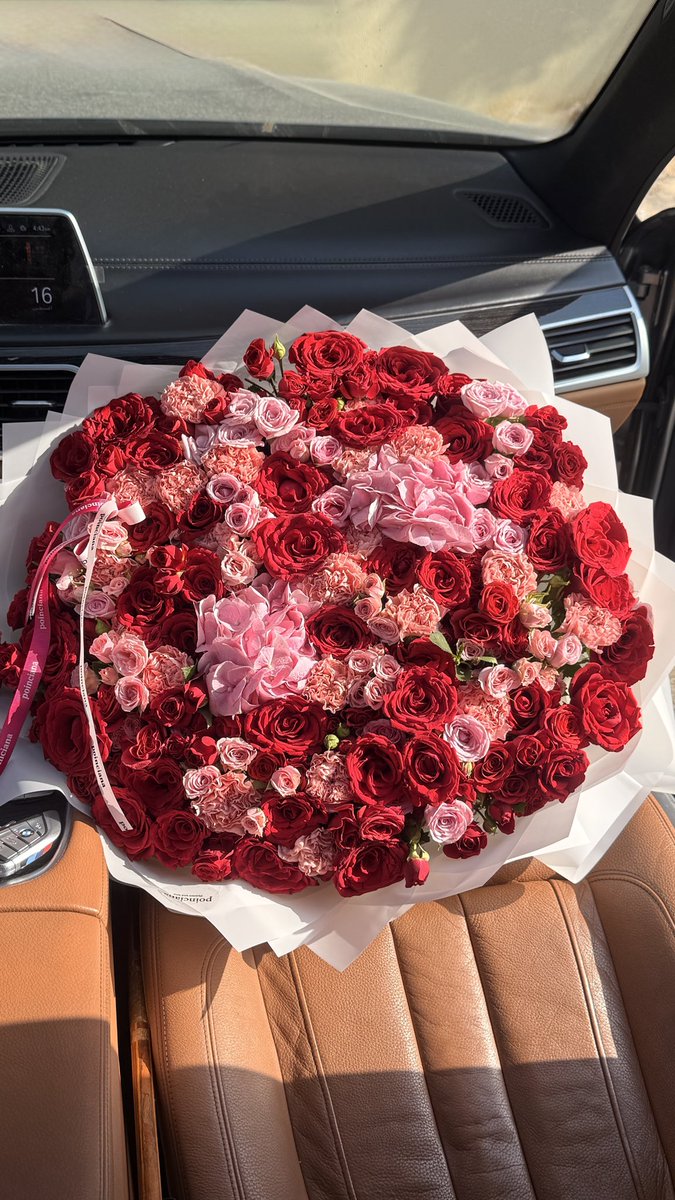 poinciana0's tweet photo. LOVE ❤️🌸 https://t.co/mqPkt0X8MR