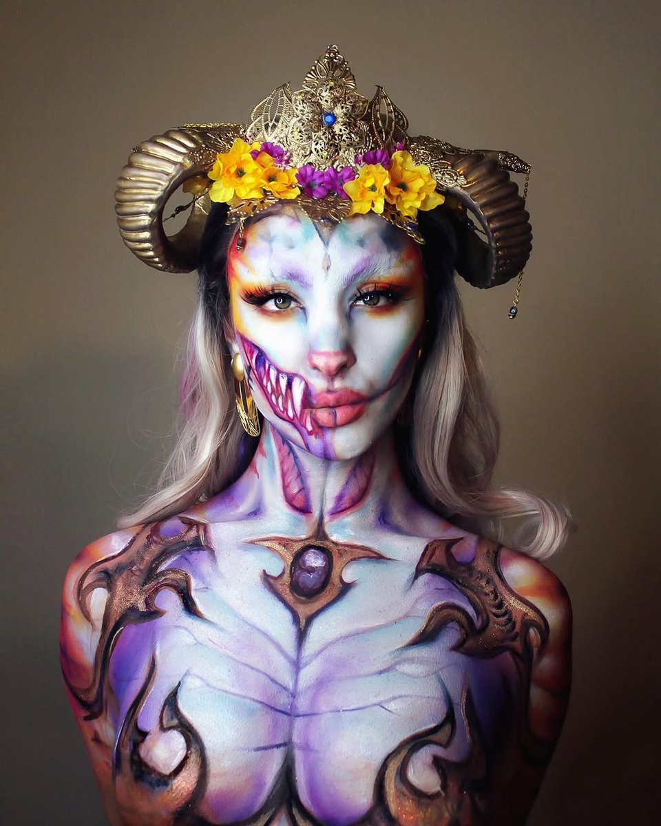 bigtimebigtrowf's tweet photo. ⚜️ MINOTAUR 🗡⚜️

Welcome to the labyrinth 🪨🌱

Testing out some new techniques, colourful skin inspired by  and armour inspired by artwork by  🖤 this incredible headpiece is made by  ⚜️💫✨ https://t.co/Vw80EqpMBH