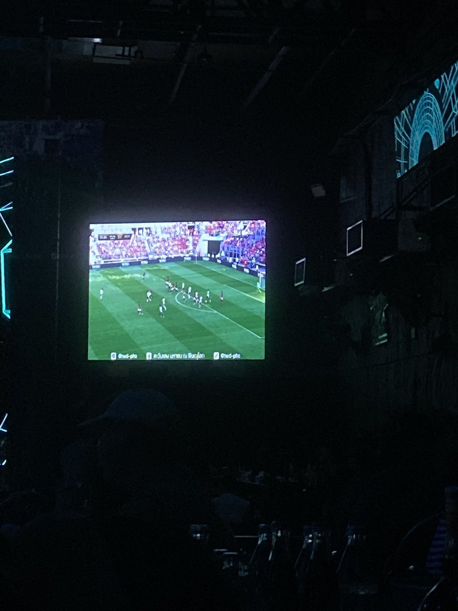 ArmyBi350657's tweet photo. ชนแก้ววว   มาเด้อ  ดูบอล  กินเบียร์ 🍺🍺🍺🫡💂🏻‍♂️#พิษณุโลก https://t.co/Itpa7sJkXb