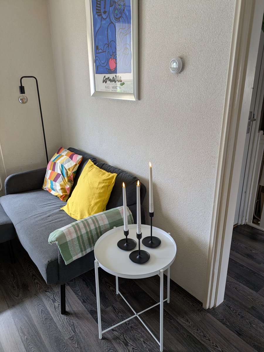 ziekenverzorger's tweet photo. Zonder schelden-, en vloeken wat laden van de #Ikea in elkaar gezet voor mijn #kallax televisiekast 👊🏻😀 en nieuwe kaarsenhouders voor op de bijzettafel! https://t.co/g4y3W8HD6s