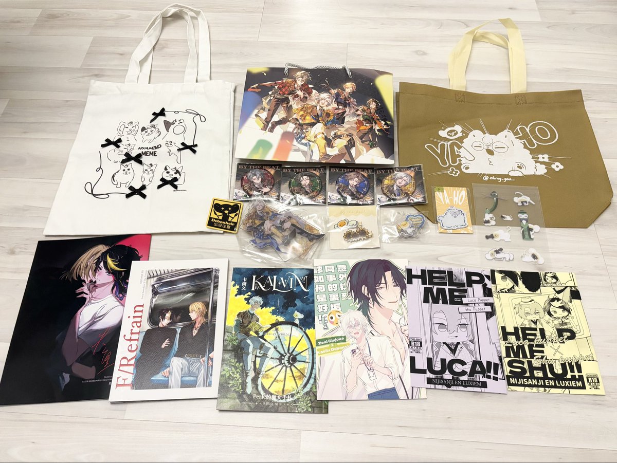 MWlesha's tweet photo. 今日（昨日？）獲贈與戰利品

都好可愛！好喜歡！啊啊啊啊啊！

剛剛還超睏，收拾一下東西又清醒了，我要愉快的趴在床上細細品讀（？

嗚嗚嗚嗚和同好待在同一個空間好開心，我下次一定不窗 https://t.co/RyPNbsc6ls