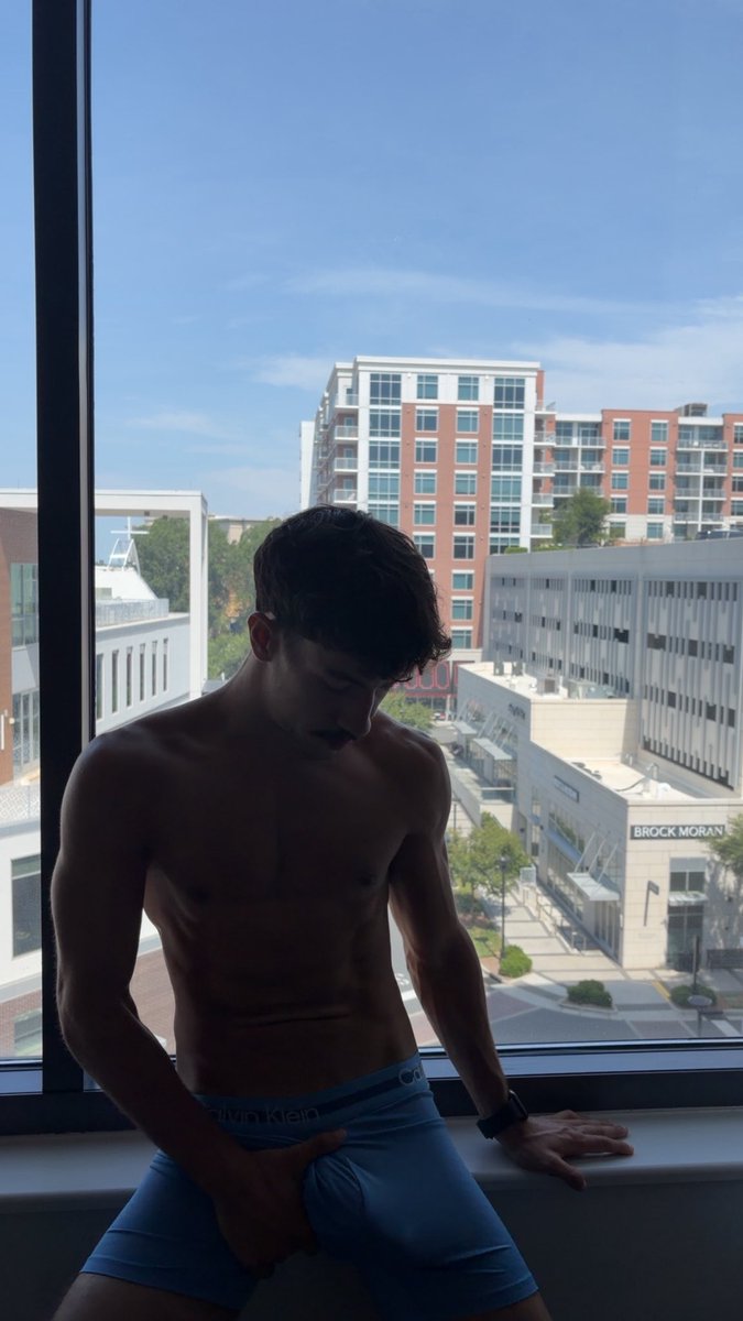 spicymatteo's tweet photo. 😝I’m a fan of these shadowed pictures what about you🤪? 1️⃣ thru 4️⃣

🔞more in bio too💦👅 

#mlm #viral #fypシ゚ #bulge #of #model #abs #fit #gay #bi #fyp https://t.co/BJSRUlsiK0