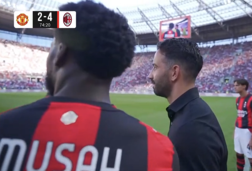 TouchlineX's tweet photo. 📸 - Ruben Amorim is having a smile on his face as he is beating his former club with much conviction. https://t.co/la5RguDTry