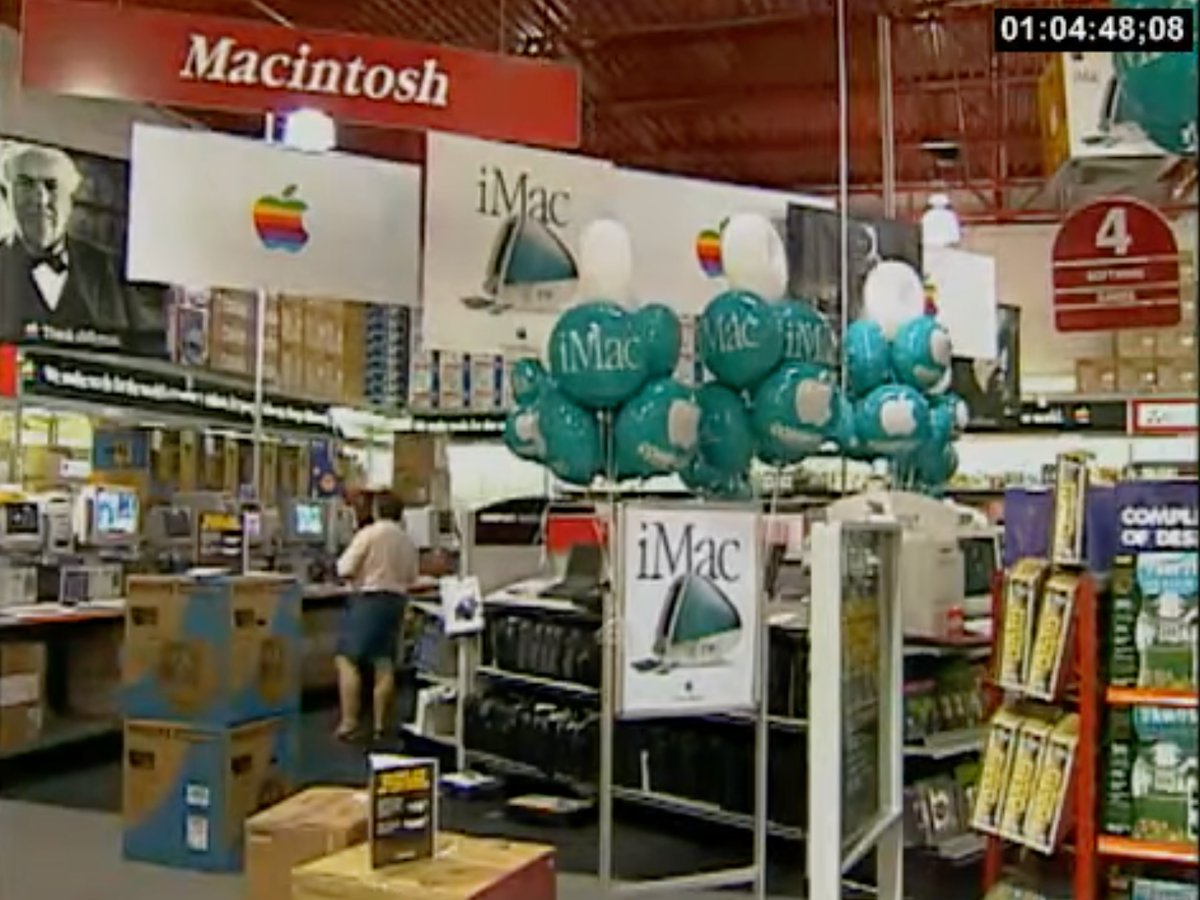 ClassicII_MrMac's tweet photo. On this day 28 years ago, Apple released the G3 iMac to the public at 12 midnight.

Just imagine being in that store!🤯 https://t.co/ITVzJRlFbm