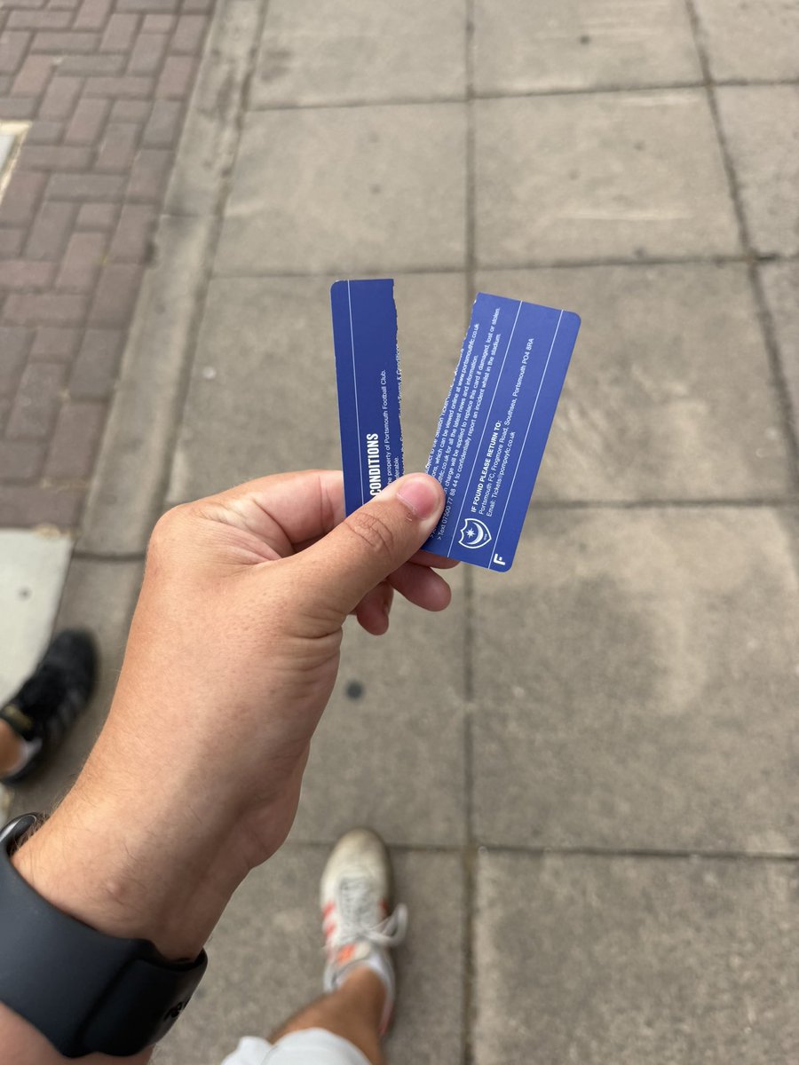pfcsam's tweet photo. Thats me done for the season. Not getting another ST. 

No ambition. No passion. Awful from top to bottom. #EisnersOut #Pompey https://t.co/UCyIQV8ltW