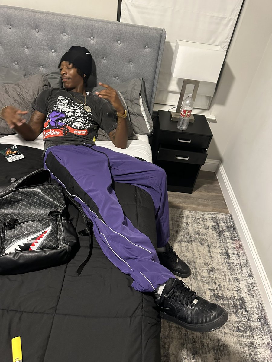 33prophecy's tweet photo. #slatt ￼ https://t.co/pQJ4YVfdue