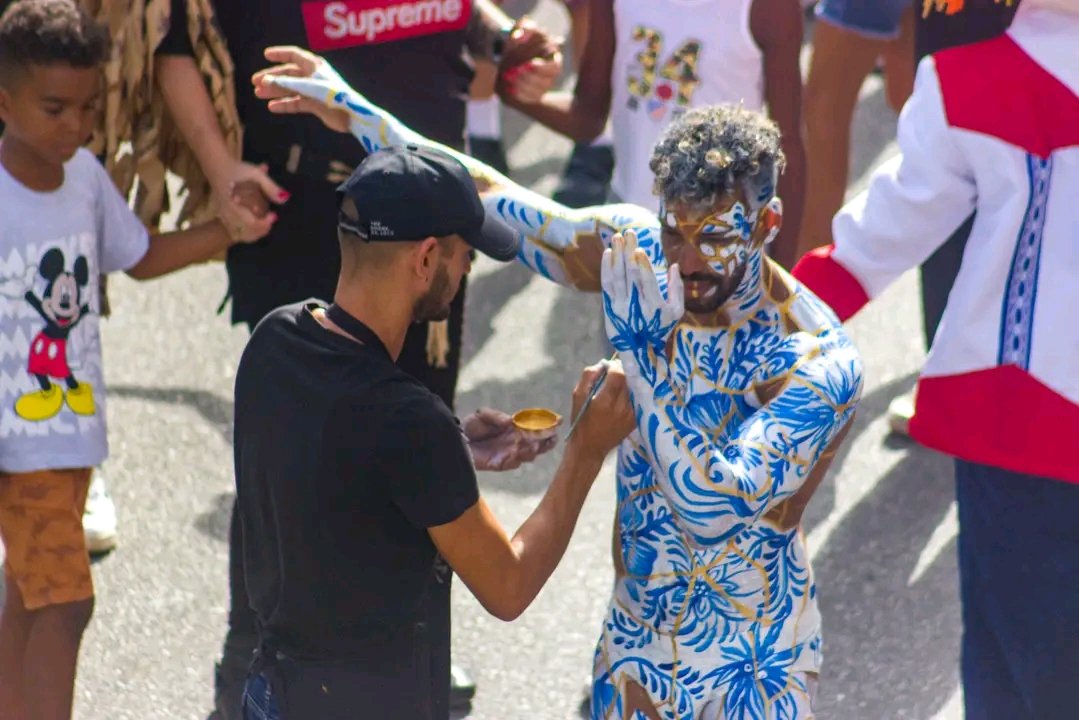 PeriodicoGiron's tweet photo. Entre comparsas, risas, cantos, bailes y caritas pintadas, el body paint llegó al carnaval infantil de Matanzas. 
Los detalles en #PeriodicoGiron 👇👇👇 https://t.co/fbkBbENFhN