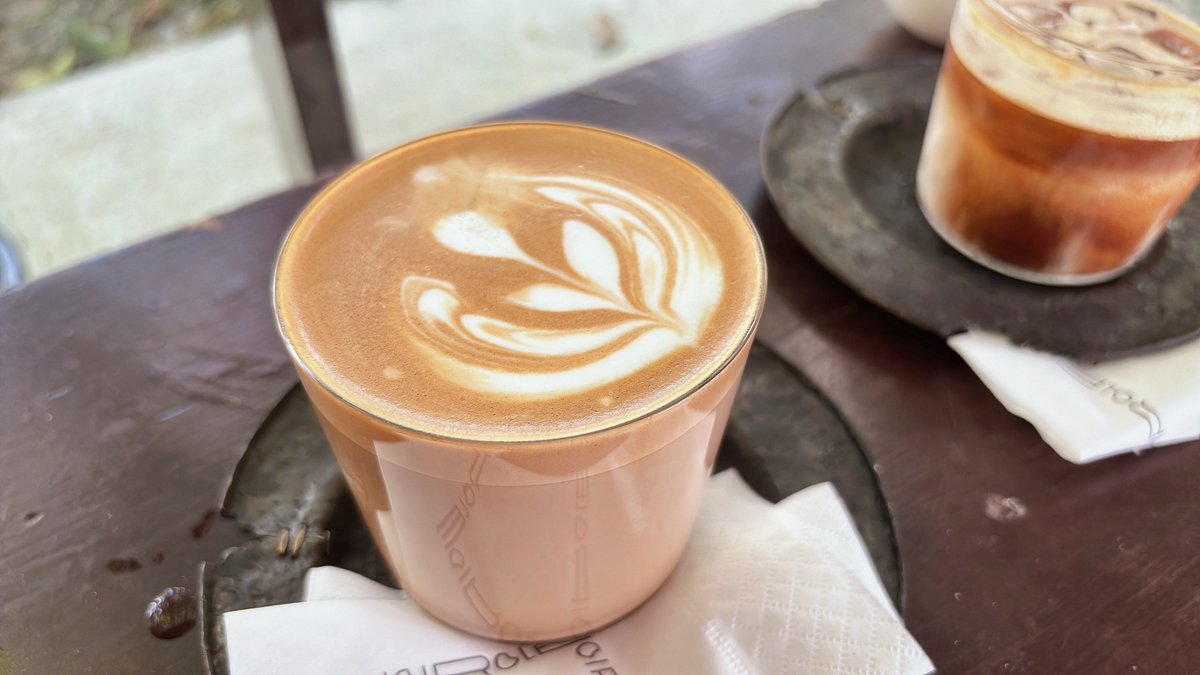 aswin2000raj's tweet photo. Just tried the new smart café app—ordered my latte, skipped the line, and it was perfect on my first go. Game changer for busy mornings!， https://t.co/7kduoC55vJ