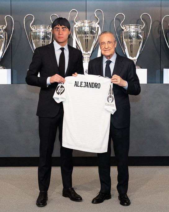 RealMadridCF_FM's tweet photo. ℕ𝕌𝔼𝕊𝕋ℝ𝕆 ℕ𝕌𝔼𝕍𝕆 𝔼ℕ𝕋ℝ𝔼ℕ𝔸𝔻𝕆ℝ, 𝔸𝕃𝔼𝕁𝔸ℕ𝔻ℝ𝕆
Firma hasta 2028
@alequintuplete 

#HalaMadrid https://t.co/E5fWpzBoBN