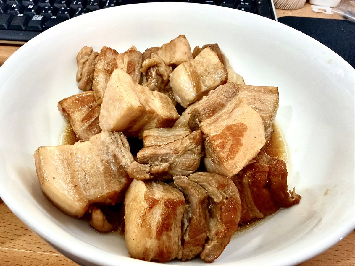 purakaru's tweet photo. もう直ぐ終わってしまう連休を偲んで角煮を作った https://t.co/258dZ75OVv