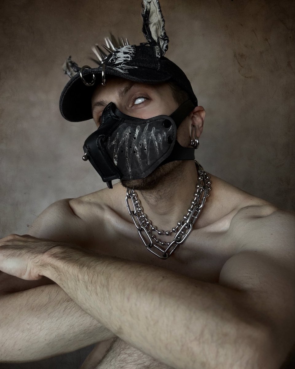 AazarHavas's tweet photo. To lock up your manhood will reset your mind: no more thoughts, just the feral desire to serve other men! https://t.co/VkFyOHZzu5