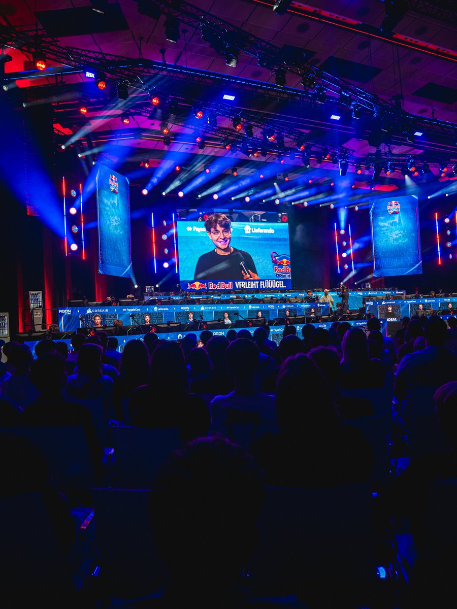 redbullAustria's tweet photo. Wir gehen in die letzte Runde von #RedBullReshuffle 🔥

Wer holt die Trophy nach Hause? 👀 https://t.co/FlHnybPy6s