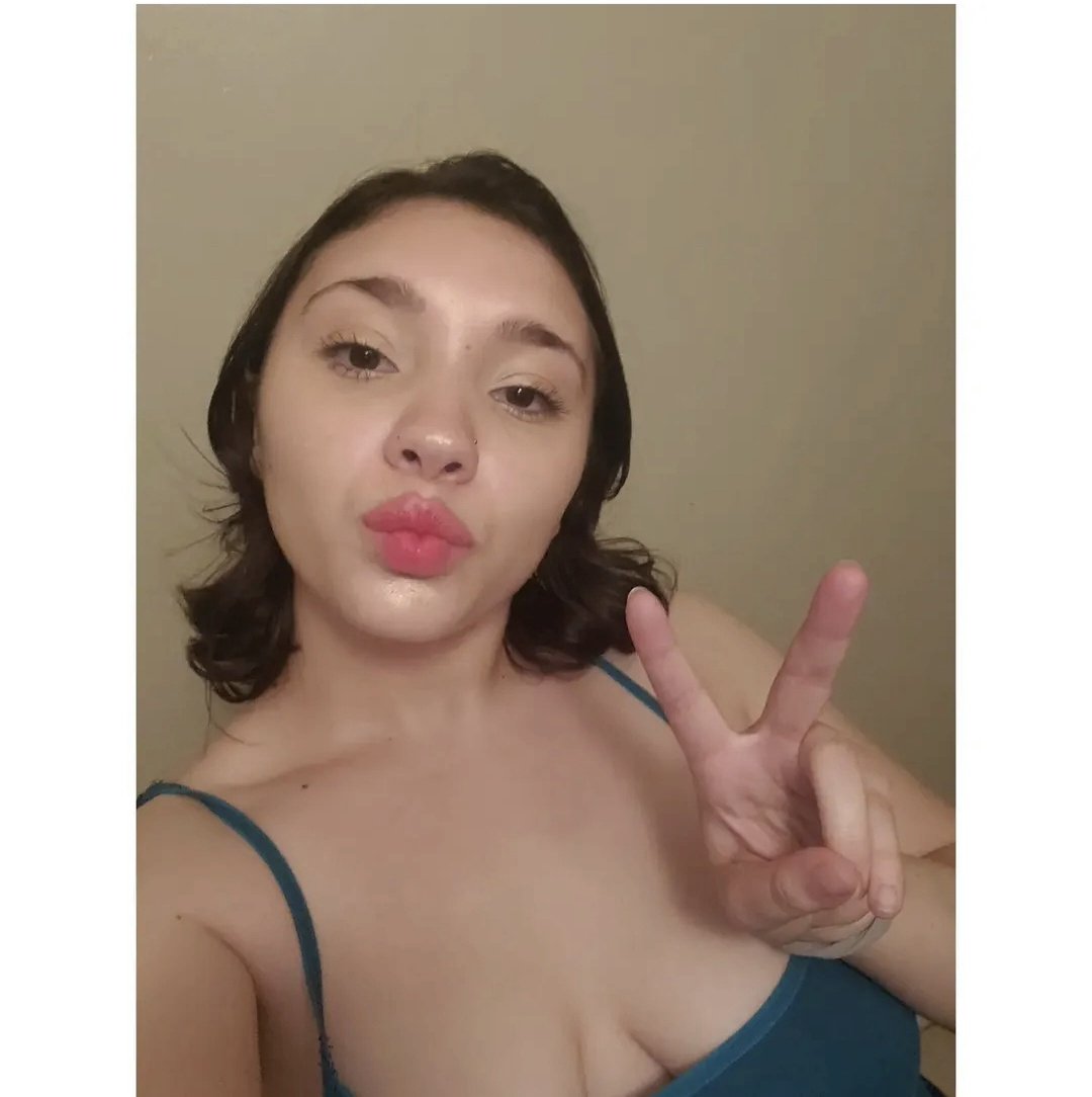 itsironicbabe's tweet photo. Just here, looking cute and enjoying my own little moment#goodgirl#mirrorselfie#selflove#fyp https://t.co/t9U8EjwtBU