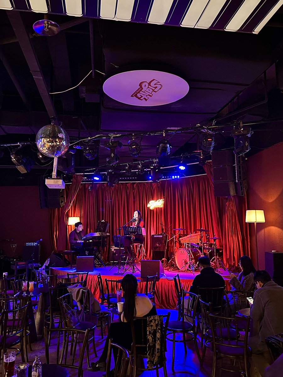 BingoLoyal's tweet photo. Just left the indie rock show at the tiny downtown venue—still buzzing from that last guitar riff! Pure magic in every chord. ， https://t.co/vJnojVGmyP