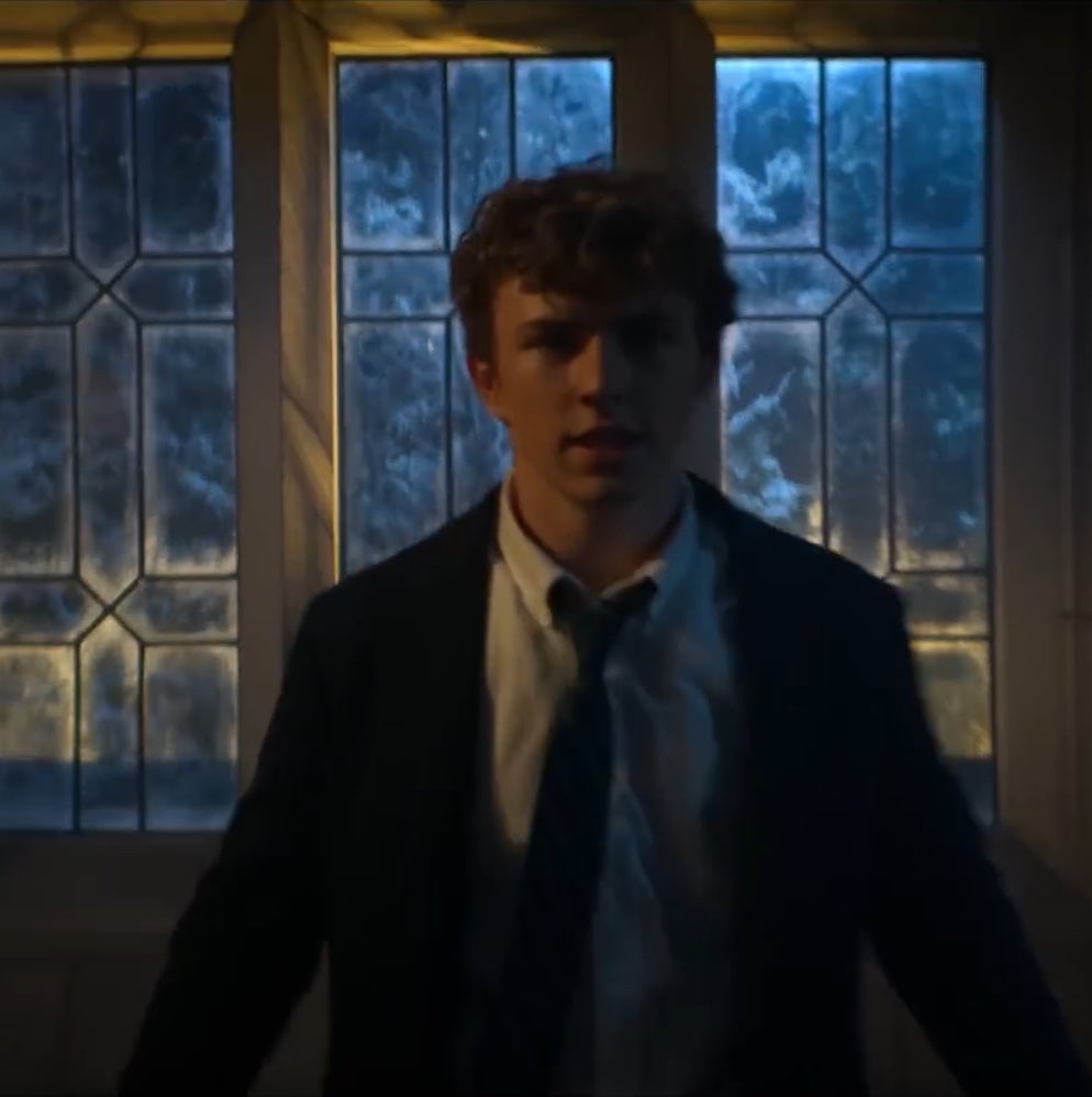CameronSilas's tweet photo. the concept of Percy ripping his tie off in anguish because he lost annabeth https://t.co/KAjrbUJTjC