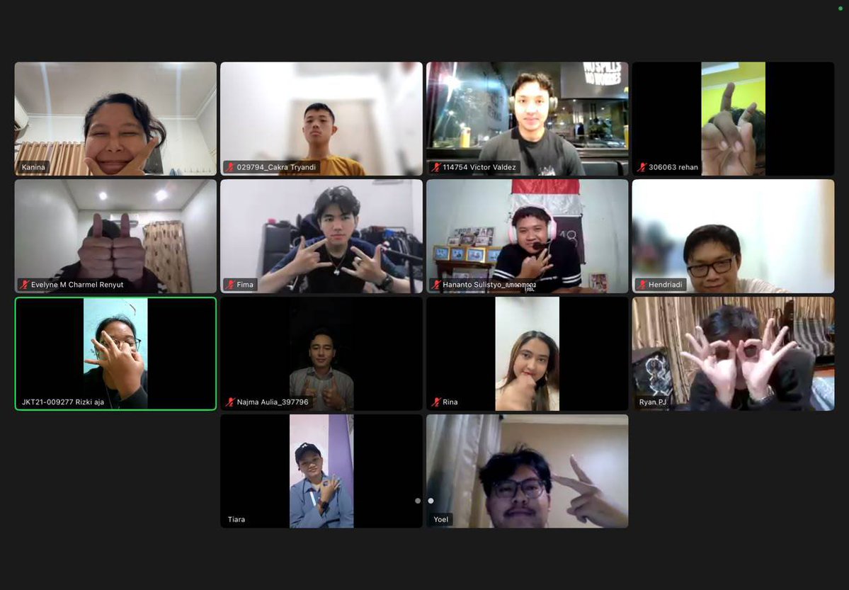Raishanrise's tweet photo. Terima kasih Video Call kemarin, Cinta @SW_RaishaJKT48 🥰. 

Terima kasih kepada teman-teman semua yang sudah meluangkan waktunya kemarin untuk VC bersama dengan Cece Raisha yaa 🤍. 

Masih ada sesi VC bersama Cece Raisha di pekan depan loh 👀. Let's go berbincang-bincang 🥰. https://t.co/utksWpG7gn