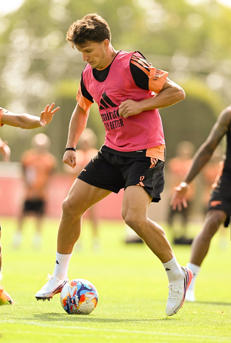 afcmuktar's tweet photo. Christos Tzolis in Arsenal training 🔥 https://t.co/ICW19FDrjH