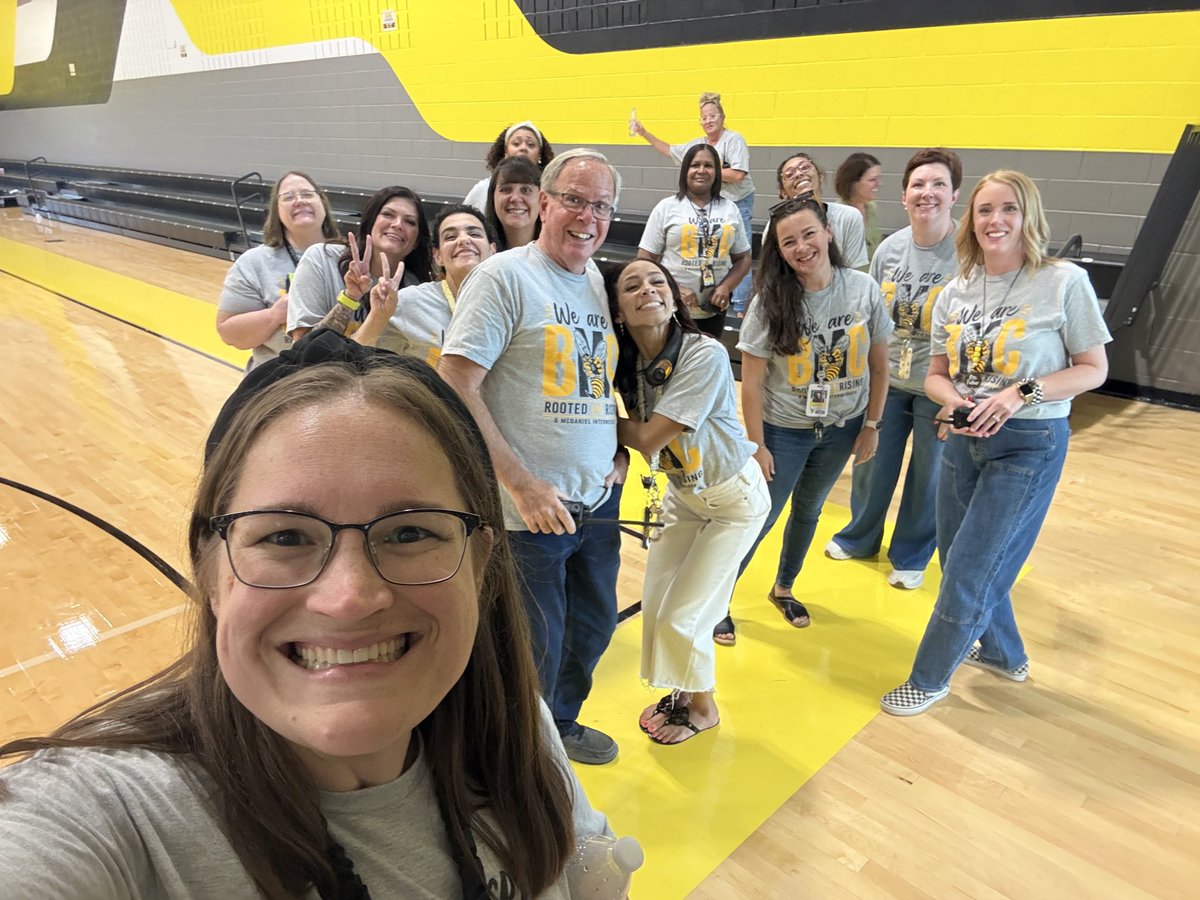 AmieeHimler's tweet photo. Our BMc doors are officially open for the 26-27 school year and our students rocked learning so many new procedures in the new building! 🐝💛 #IGTBAYJ #BMcBuzz #weareBMc https://t.co/pbo2Kzg42Y