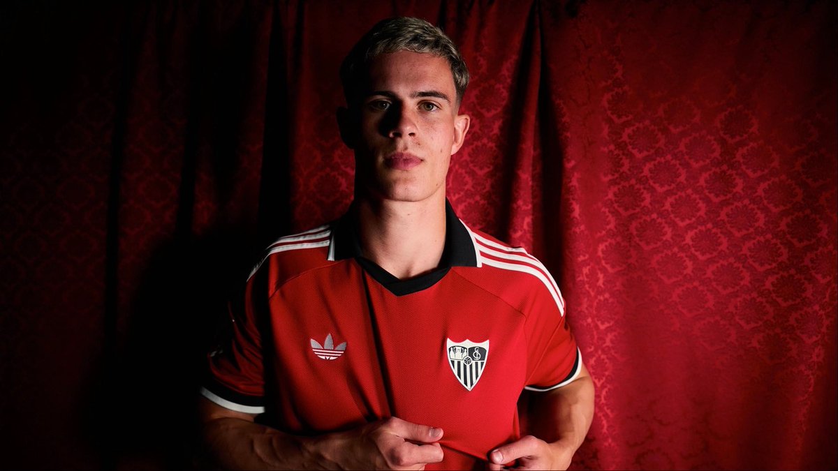 SprintDeRakitic's tweet photo. Todo el que haya visto sus 45 minutos contra el Rayo Vallecano sabe que aquí hay delantero para rato, proyecto muy muy serio.

DON ROBBIE URE. https://t.co/fE8rIRIvuR