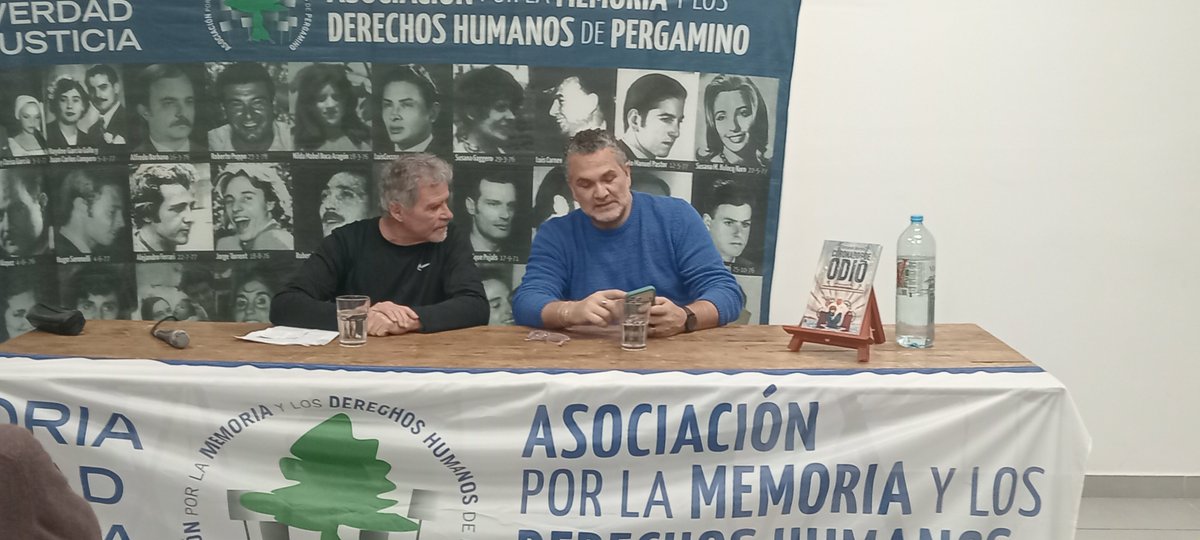 sebadel7tmo's tweet photo. Fernando Borroni presenta su libro Coronados de Odio.Odiar es la causa y el camino, es la finalidad y el motor. Odiar como motivación del ser. Odiar al periodismo, a la militancia, al kirchnerismo, al Estado. https://t.co/Zud60PdGwl