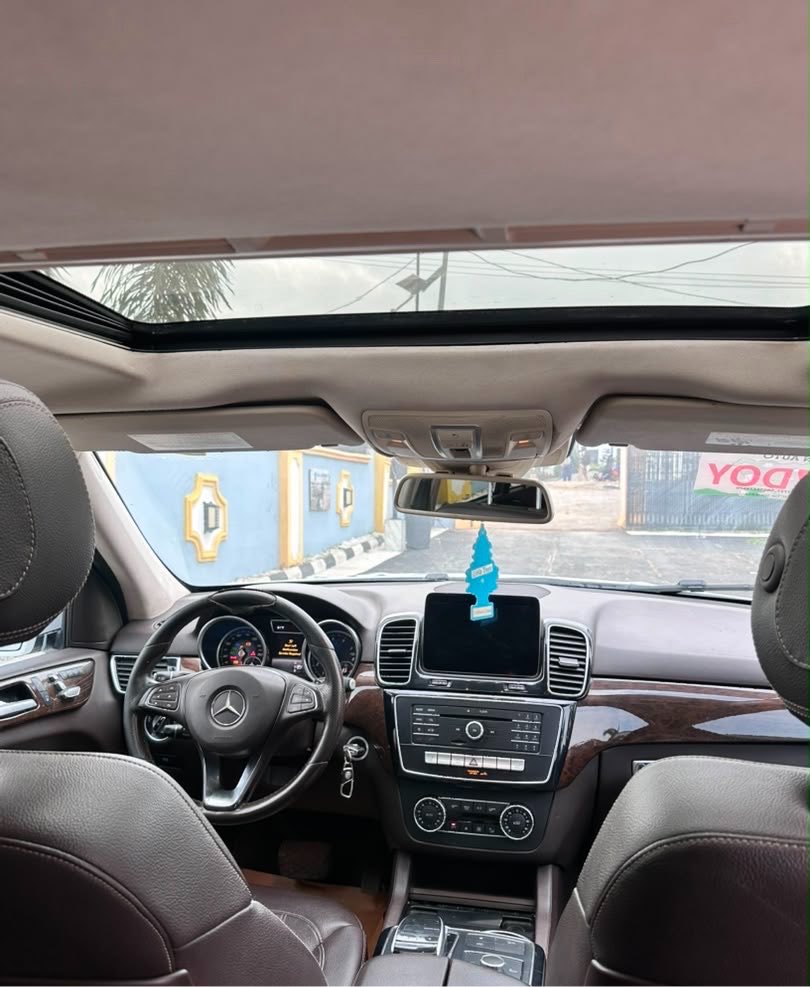 Ademihju's tweet photo. 🚘 2016 Mercedes-Benz GLE 350 4MATIC (White)

Available for sale!!! 
New entry 

Price: 40M (Negotiable)

DM for more details or enquiries. https://t.co/7xvRTfmvTW