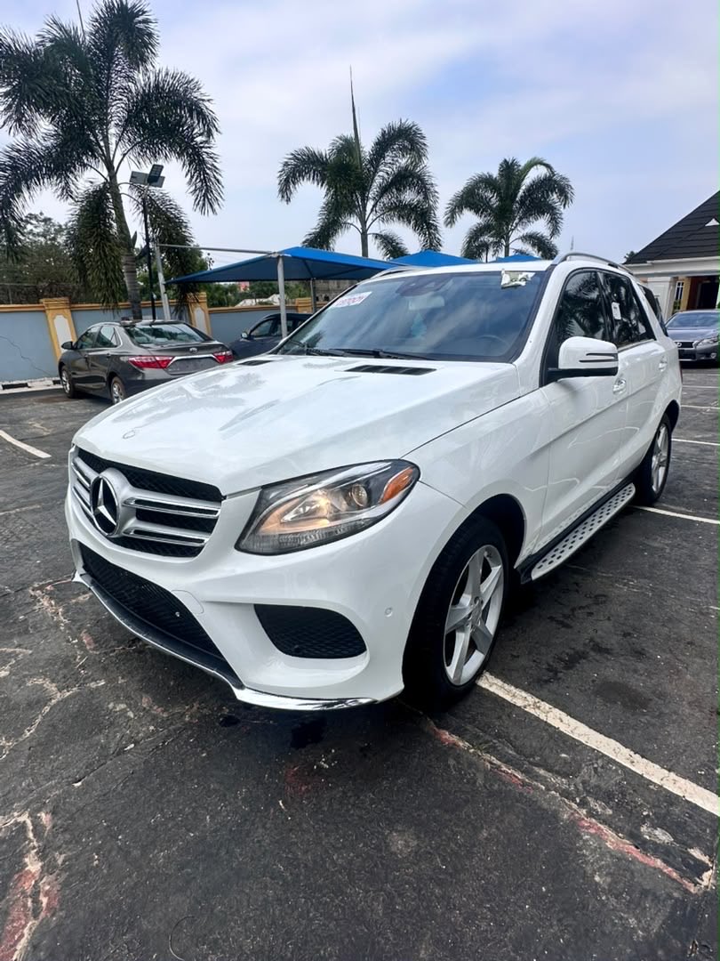 Ademihju's tweet photo. 🚘 2016 Mercedes-Benz GLE 350 4MATIC (White)

Available for sale!!! 
New entry 

Price: 40M (Negotiable)

DM for more details or enquiries. https://t.co/7xvRTfmvTW