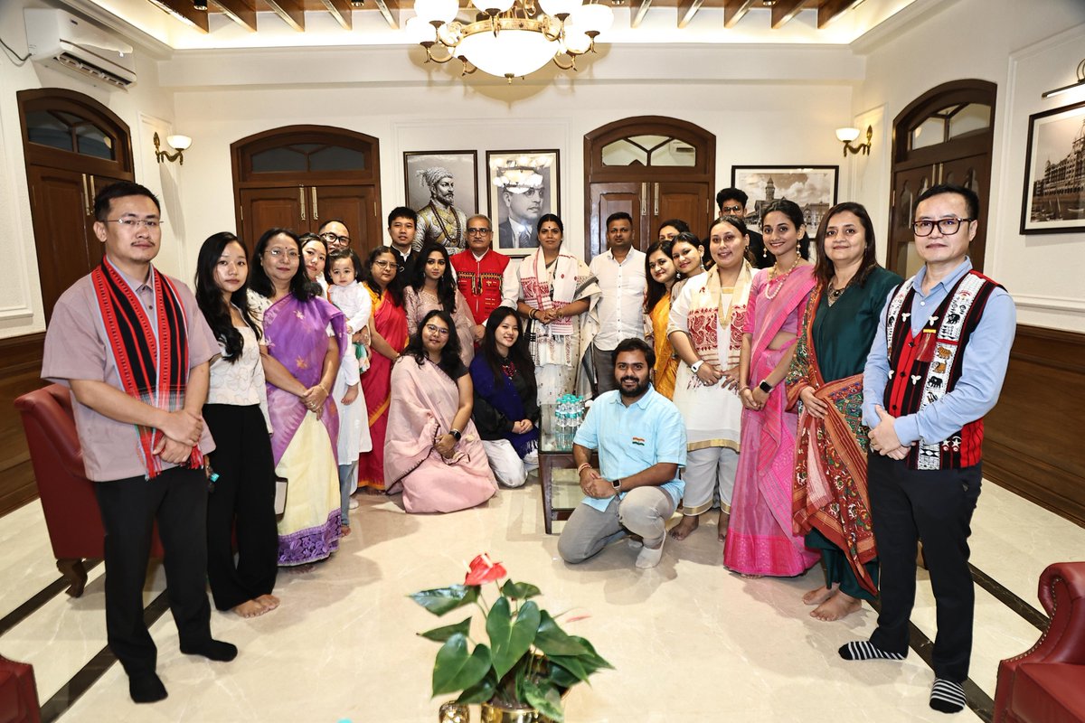 ningsangjamir's tweet photo. Just months into her role, Mumbai Mayor @TawdeRitu is already bridging communities.

​Grateful for the Independence Day tea invite for Mumbai’s North East community.

Shared 2 proposals:
• BMC nodal officer for NE entrepreneurs

• Twin-town partnerships with NE towns https://t.co/rGnUGPVLJW