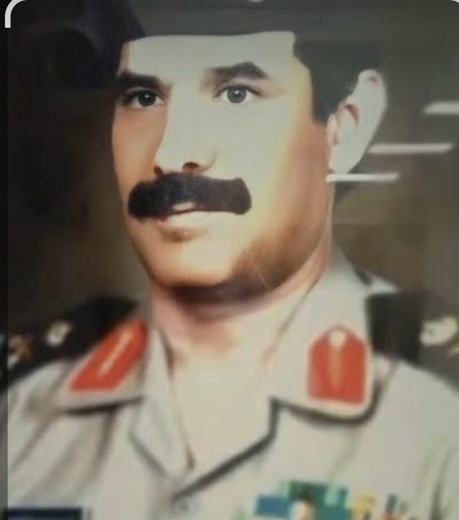 AMD_212's tweet photo. رحم الله اللواء محمد بن عايش المطيري مدير شرطة منطقة الرياض سابقا رحمةً واسعة وغفر له وأسكنه فسيح جناته وألهم أهله وذويه ومحبيه الصبر والسلوان.
مضى على تقاعده أكثر من خمسةٍ وثلاثين عاما ولا يزال اسمه حاضراً تتناقله الألسن بالثناء وتُروى مواقفه في العطاء والوفاء وحسن خدمة الناس فقد أدى الأمانة بما يحقق تطلعات قيادته ويخدم المواطنين فبقي في الذاكرة حين غابت أسماء كثيرة بانتهاء مواقعها 
وجعل الله ما قدّمه وشهادات الناس له في موازين حسناته
 #محمد_بن_عايش_المطيري
#وزارة_الداخلية