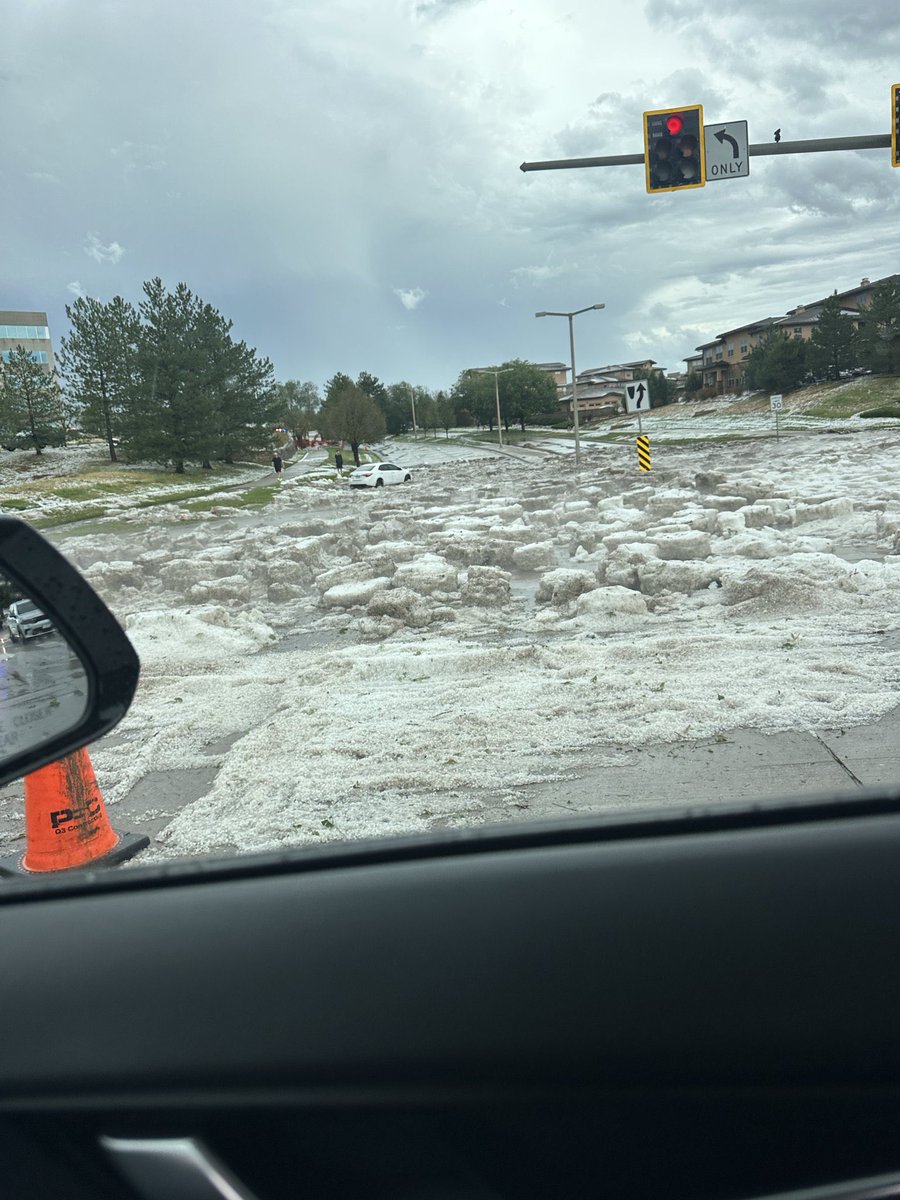 BianchiWeather's tweet photo. Hail in Lone Tree this afternoon…

📸: Nolan Ritter https://t.co/KzvYEvnjq3