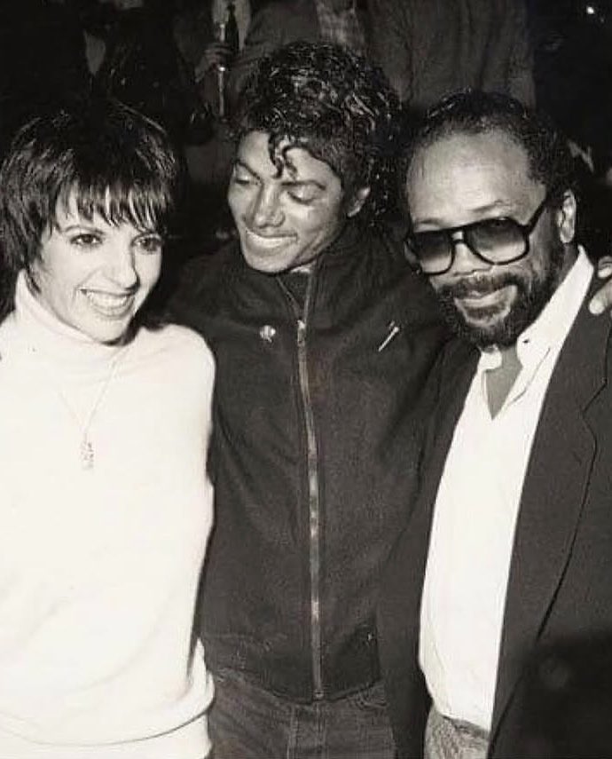 tIctothepyts's tweet photo. something about him that day with that hair &amp; in that jacket &amp; those jeans just 😋😋😋🫦🍽️ https://t.co/yam8MVjvDv