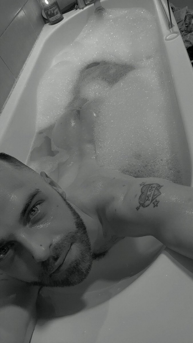 DemonDreamMaker's tweet photo. Anyone want come join me in the bath πππ
#gay #gaychav #daddysboy #cumdump #bottom #top #chudai #twunk #bodybeautiful #tattoos #youngdumbandfullofcum #naked #Blueeyes #beardedguy #horny #twink #nakedchav https://t.co/ALBEJz2LYm