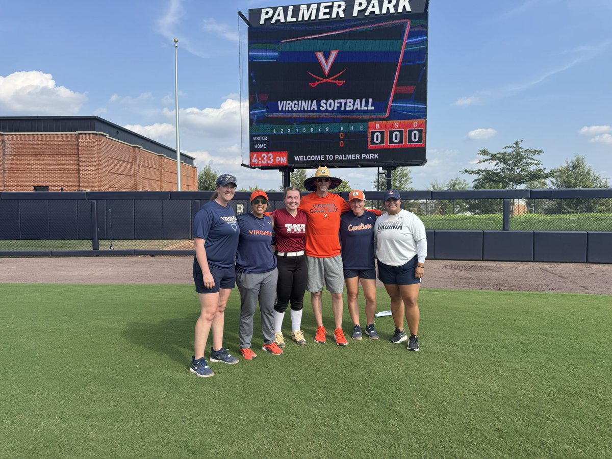 maryWerner2028's tweet photo. Thank you @UVASoftball for hosting an amazing camp today! I loved being back on campus and learning from these amazing coaches again! @Coach_Jo4444 @coachdeedeeh @JamieAllred24 @CoachTylka @Ellis_UVA @catyreeves @TNTGOLD @BlackCatFP https://t.co/DZUqkb45uL