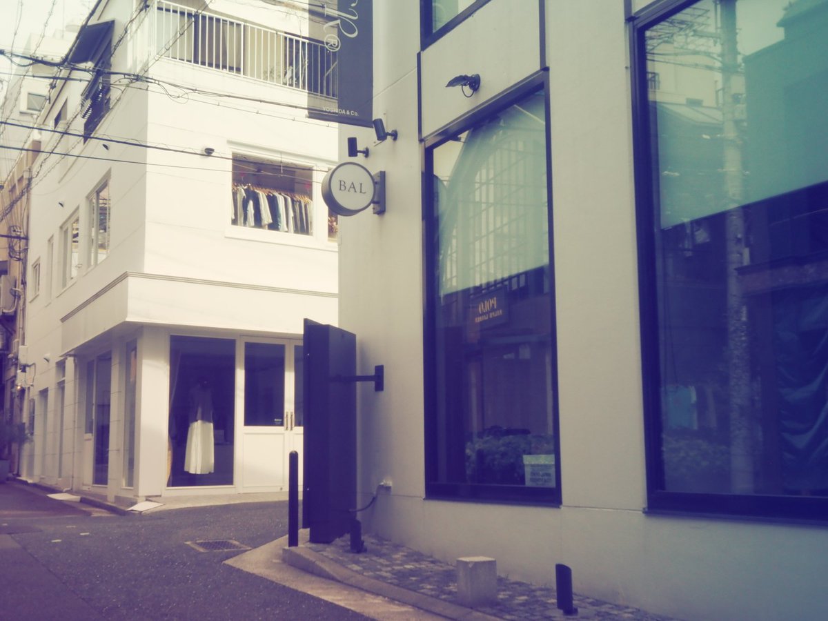 setouchianago's tweet photo. #ワンダー765
なみ子さん、GM
先週は全くポストできなかったのですが、その理由はこんな写真を撮り歩いて神戸元町辺りをうろうろしていたからです。
帰りも予想外の交通量で自宅着は予想よりもだいぶ遅くなり、11時前でした。
オンエアはTFで全編聴きましたよ。
#gizmon
#vivilens https://t.co/WDYY7ImBEy