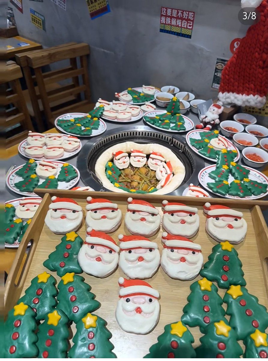 NK97800708's tweet photo. Baked my famous chocolate chip cookies for the neighbors  Had such fun chatting with Mrs. Lee and Mr. Kim over a cuppa! Grateful for this warm neighborhood.， https://t.co/uaslqT8Cxp