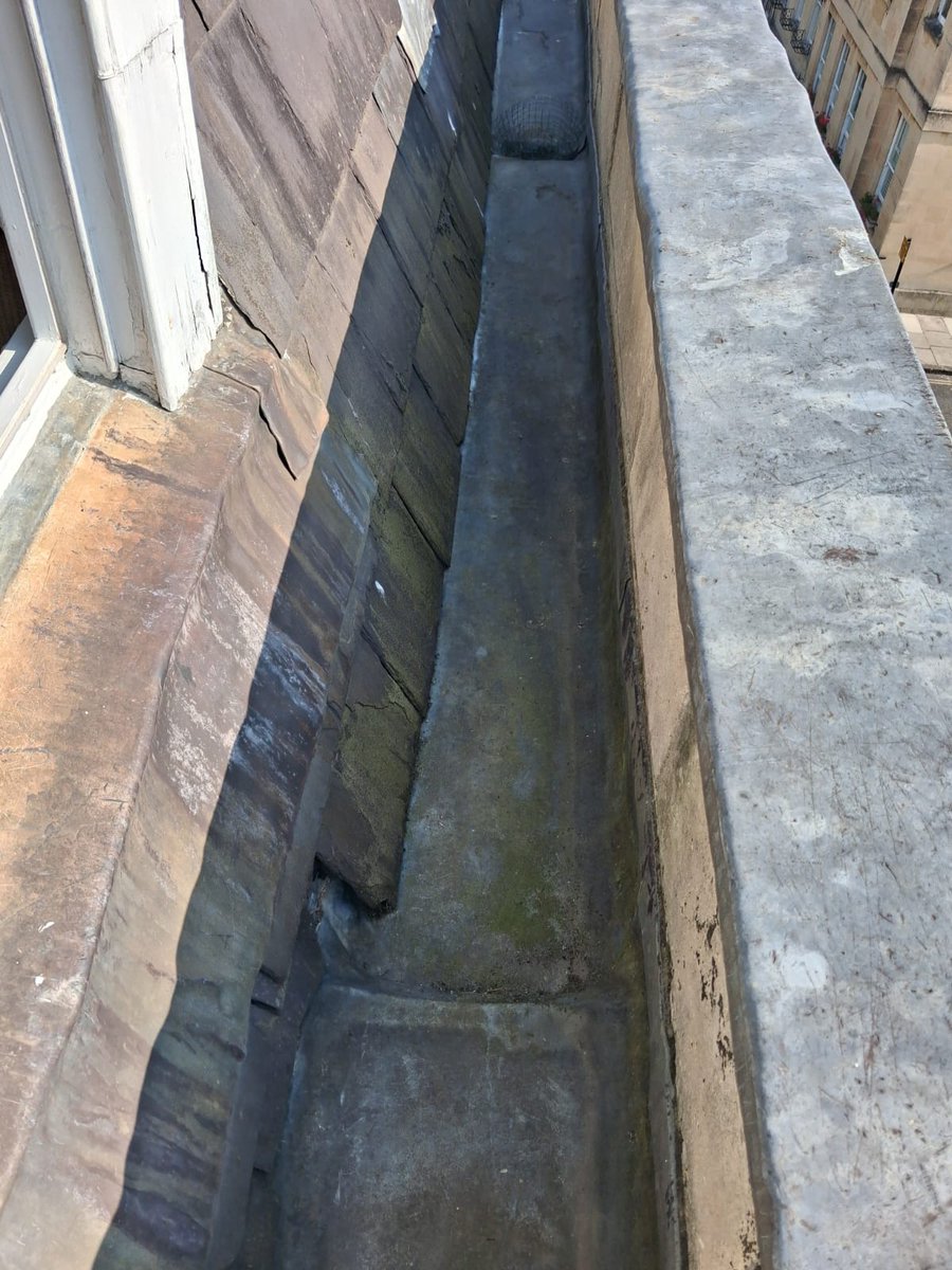 bathwindows's tweet photo. Clearing out gullies at Catharine Place in Bath. https://t.co/RLY1DzS2oa