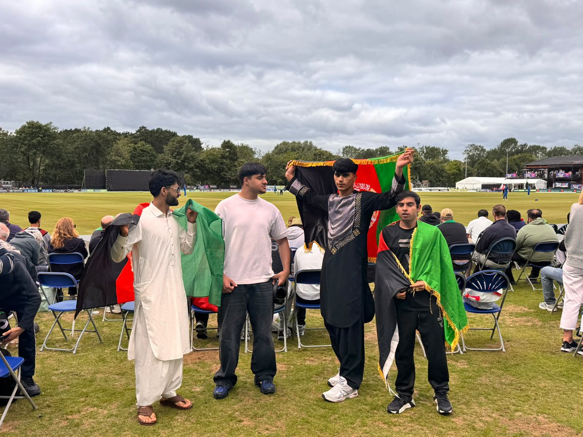 AfghanCricket_A's tweet photo. د ایرلنډ خلاف له څلورمې بریا، په بلفاسټ کې افغان مینوال!

#ACA #afghanistancricket #IREvAFG https://t.co/VggVu9wY5i